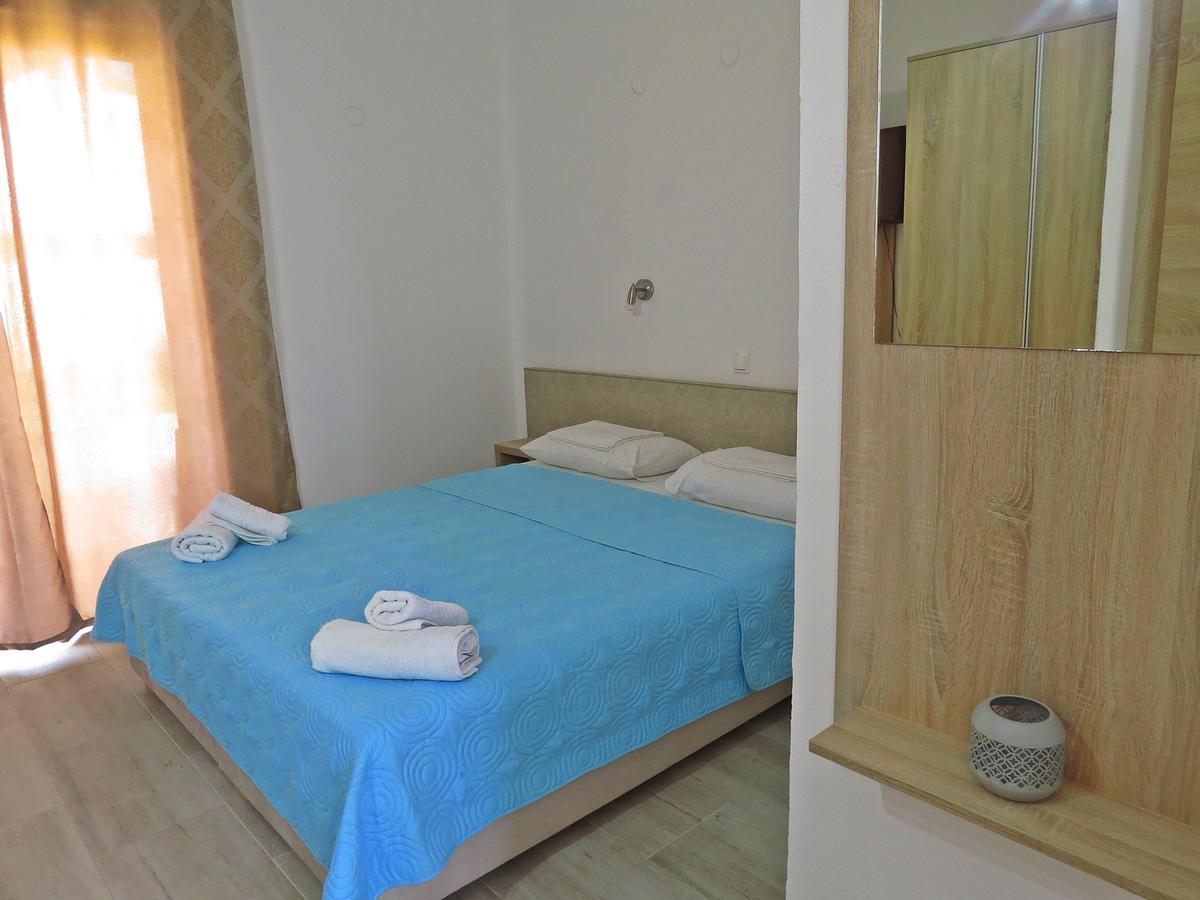 Loukas Beach Rooms Kiotari Exterior foto